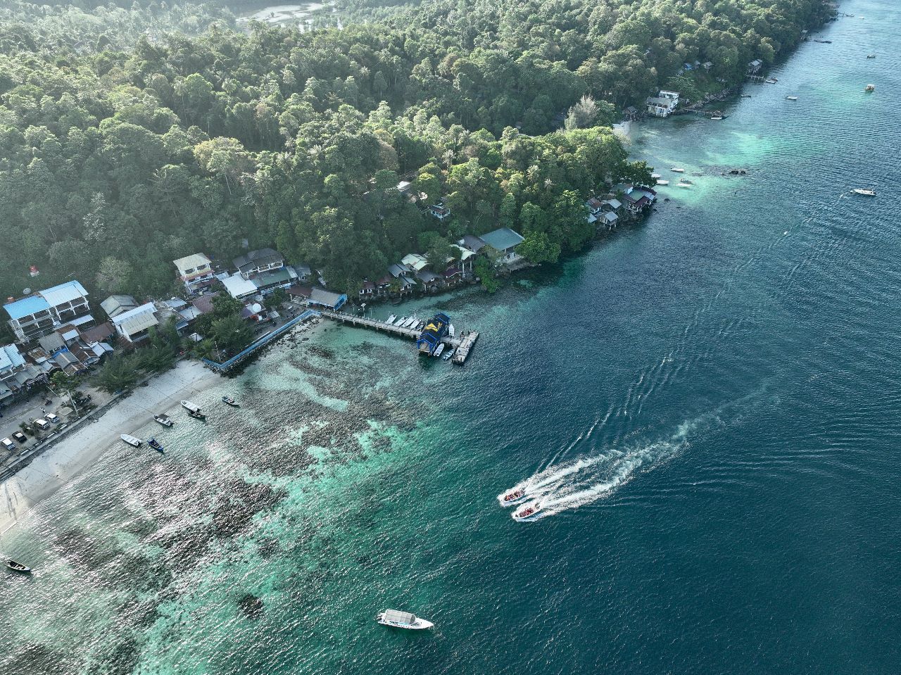 Salah satu pantai di Pulau Weh, Sabang. (Foto: Distori/Dok. Humas Pemkot Sabang)