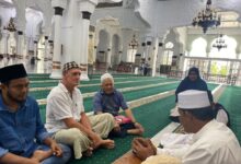 Turis masuk islam