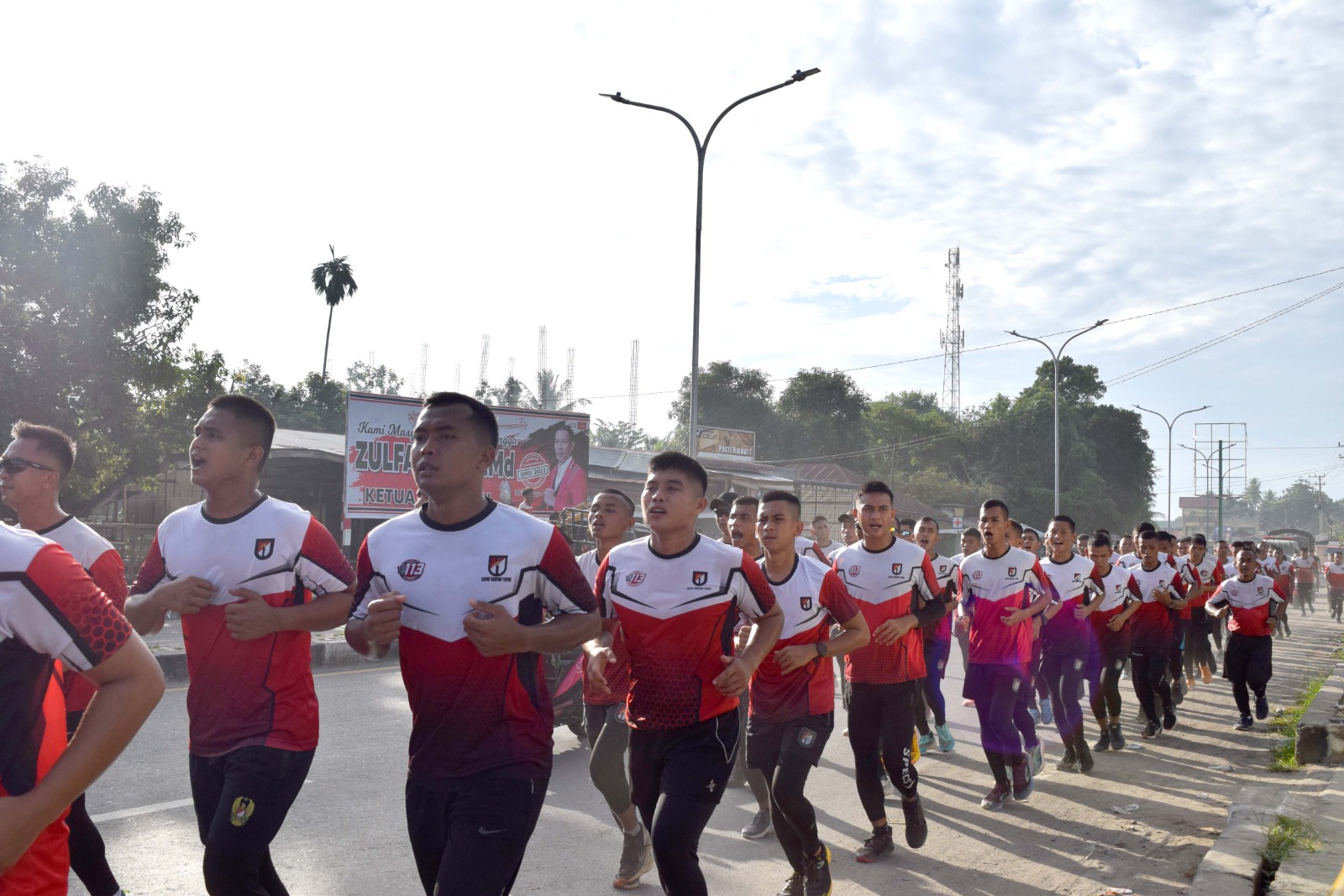 Prajurit TNI AD Badak Hitam Yonif 113/JS melakukan aktivitas lari 11 kilometer di Bireuen. (Foto: Dok. TNI AD Badak Hitam)