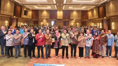 Foto bersama jajaran pimpinan Pertamina, Pertamina Foundation, Universitas Pertamina, pembicara konferensi dan para peserta konferensi RESILIENCE 2023. (Foto: Dok. Universitas Pertamina)