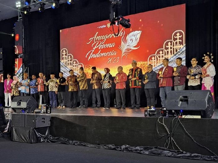 Malam puncak penganugerahan API Award 2023, yang diselenggarakan di Kota Ambon, Maluku, Rabu, (1/11/2023) malam. (Foto: Distori/Dok. Pemko Sabang)
