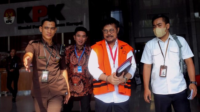Eks Mentan Syahrul Yasin Limpo merespons penetapan Ketua KPK Firli Bahuri sebagai tersangka kasus pemerasan. (Foto: Antara/Reno Esnir)