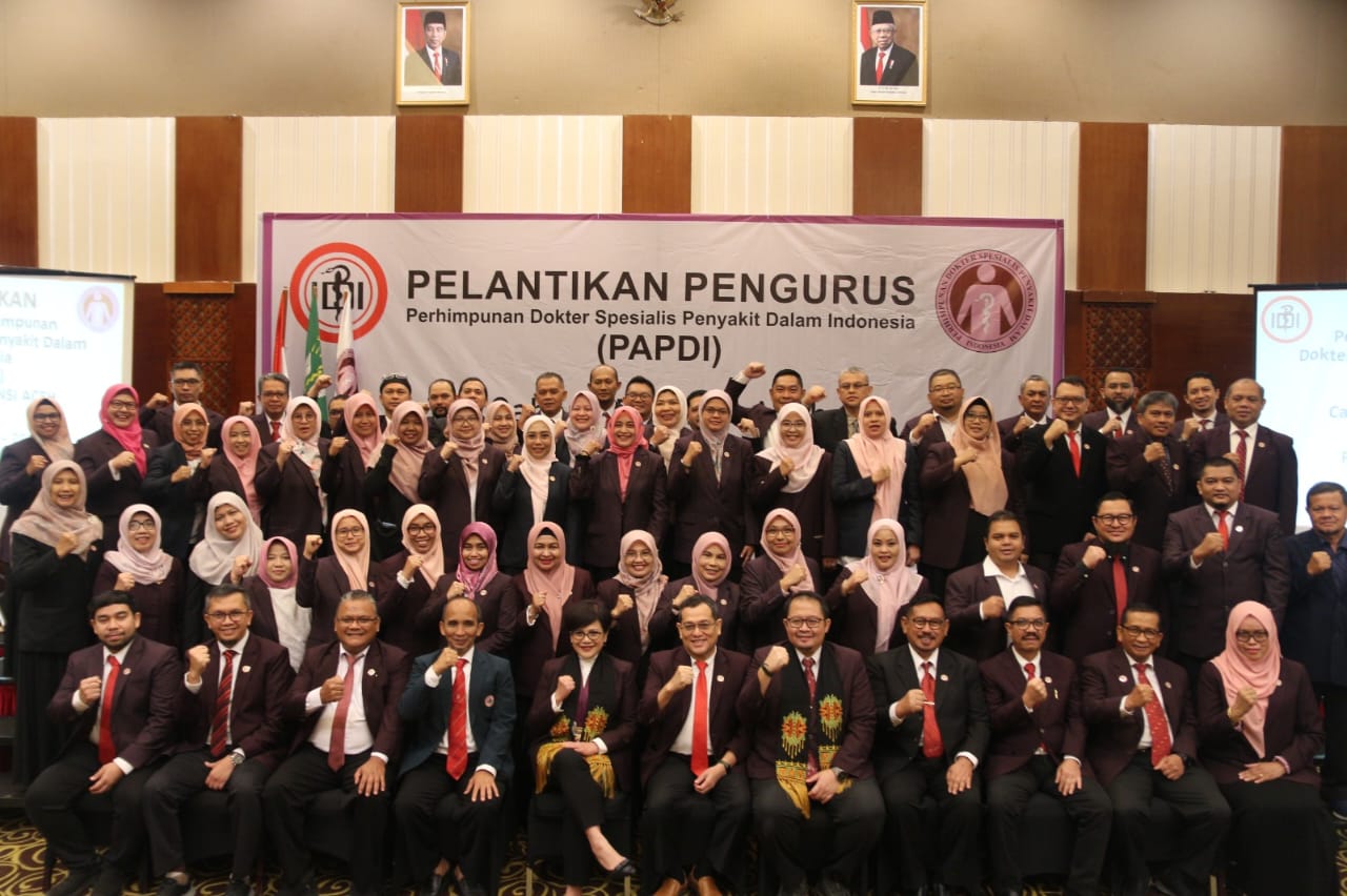 Pelantikan Perhimpunan Dokter Spesialis Penyakit Dalam Indonesia (PAPDI) cabang Aceh Periode 2022-2025 di Hermes Palace Hotel, Kota Banda Aceh, Minggu (10/12/2023). (Foto: Dok. PAPDI Aceh)