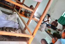 Calon Anggota Legislatif DPR RI dari Partai Demokrasi Indonesia Perjuangan (PDIP) nomor urut 2, Jamaluddin Idham berziarah ke makam ulama di Pidie, Aceh. (Foto: MC JI)