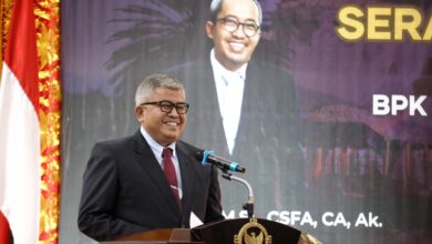 Sekda Aceh, Bustami menyampaikan sambutan pada serah terima jabatan Kepala BPK RI Perwakilan Aceh di Gedung BPK RI Perwakilan Aceh, Kamis, (21/12/2023). (Foto: Adpim Pemprov Aceh)