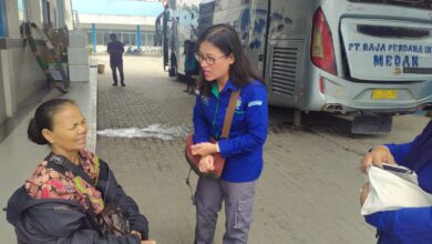 Tim balai BMKG (BBMKG) Wilayah I Medan sedang melakukan sosialisasi keselamatan mudik bagi warga yang merayakan Natal dan tahun baru. (Foto: Dok. BMKG I Medan)