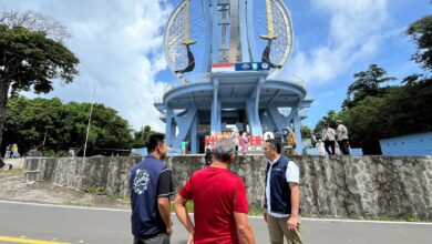 Pj Wali Kota Sabang Reza Fahlevi saat meninjau titik nol kilometer di Sabang. Pemerintah, TNI-Polri dan semua pihak telah bekerja maksimal dalam menyambut arus wisatawan pada libur Nataru di Sabang. (Foto: Dok. Adpim Pemko Sabang)