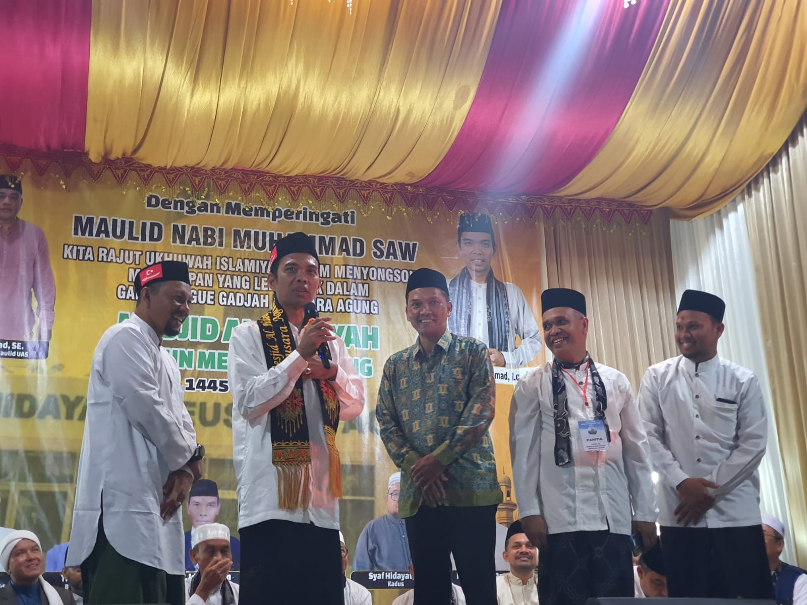 Ustadz Abdul Somad (UAS) saat Mesjid Al Hidayah, Meusara Agung, Aceh Besar, Senin, (25/12/2023). (Foto: Dok. MC Syeh Fadhil)