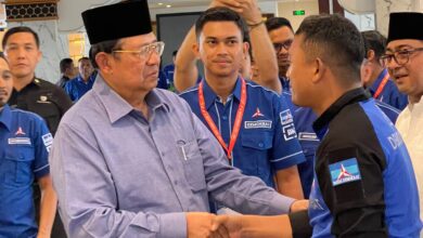 Jonniadi saat bertemu dengan Susilo Bambang Yudhoyono (SBY) di kawasan Banda Aceh beberapa waktu lalu. (Foto: Dok. Pribadi)