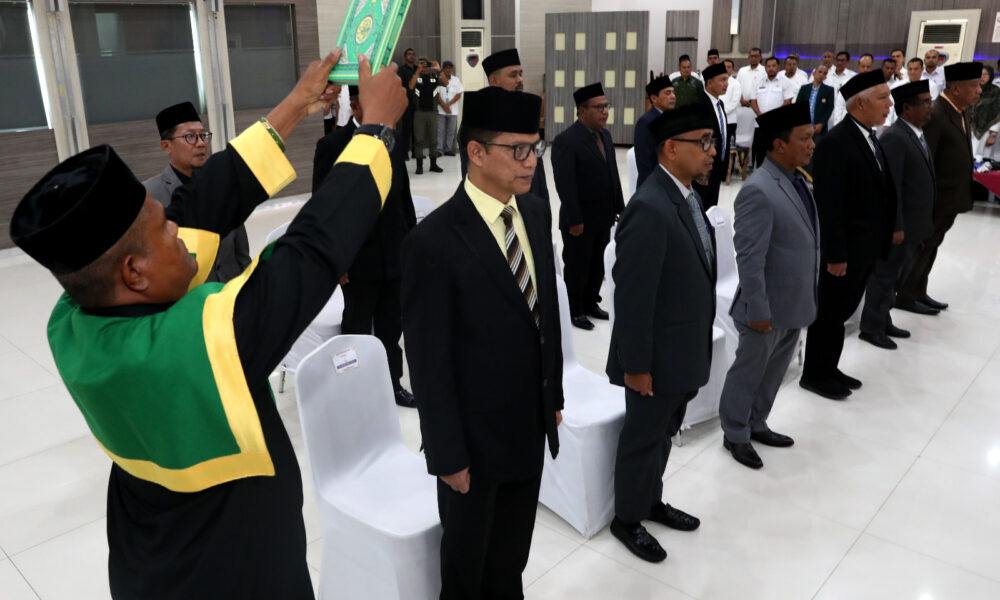 Penjabat (Pj) Wali Kota Banda Aceh Amiruddin melantik 12 pejabat eselon II, pada Rabu (31/1/2023). (Foto: Distori/Dok. Pemko Banda Aceh)