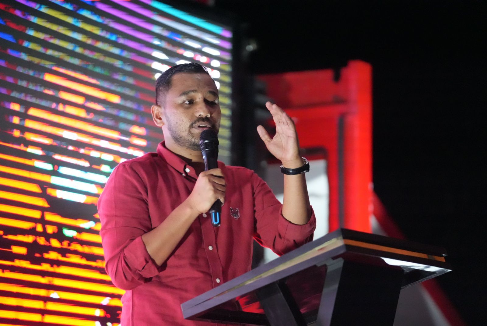 Calon anggota lagislatif DPR RI Jamaluddin Idham saat temu ramah bersama masyarakat Tripa Makmur, Nagan Raya. (Foto: DISTORI/Dok. MC JI)