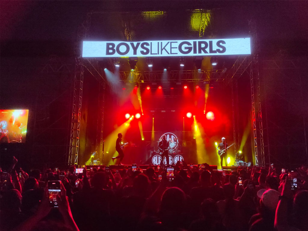 Suasana konser Boys Like Girls di Jakarta. (Foto: Ari)