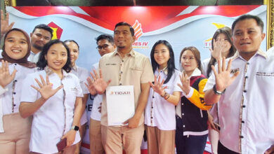 Sekretaris Jenderal (Sekjen) TIDAR, Rocky Candra hadir mewakili Rahayu Saraswati Dhirakanya Djojohadikusumo untuk mengambil formulir pendaftaran calon Ketua Umum PP Tunas Indonesia Raya (TIDAR). (Foto: Istimewa)