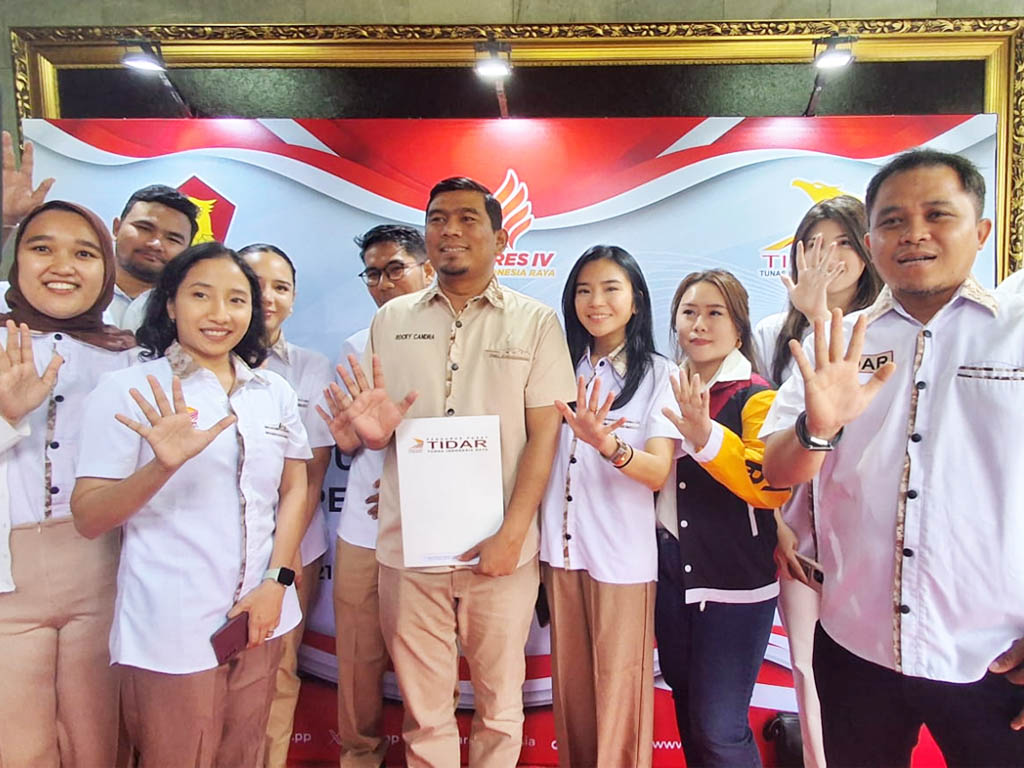 Sekretaris Jenderal (Sekjen) TIDAR, Rocky Candra hadir mewakili Rahayu Saraswati Dhirakanya Djojohadikusumo untuk mengambil formulir pendaftaran calon Ketua Umum PP Tunas Indonesia Raya (TIDAR). (Foto: Istimewa)