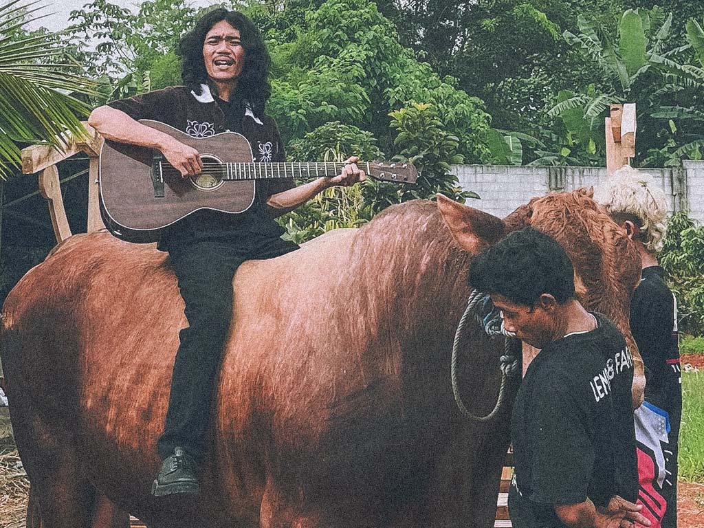 Cuplikan video klip single Local Wisdumb milik AMIS. (Foto: Istimewa)