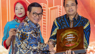 Bank Jakarta raih penghargaan Mitra Perbankan dan Mitra Bank Literasi Keuangan pada ajang Lomba Digitalisasi Pasar. (Foto: Istimewa)