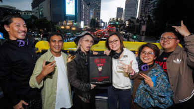 Vokalis utama L’Arc-en-Ciel, HYDE menjalani tur wisata keliling Jakarta sebelum konser tunggal. (Foto: Istimewa)