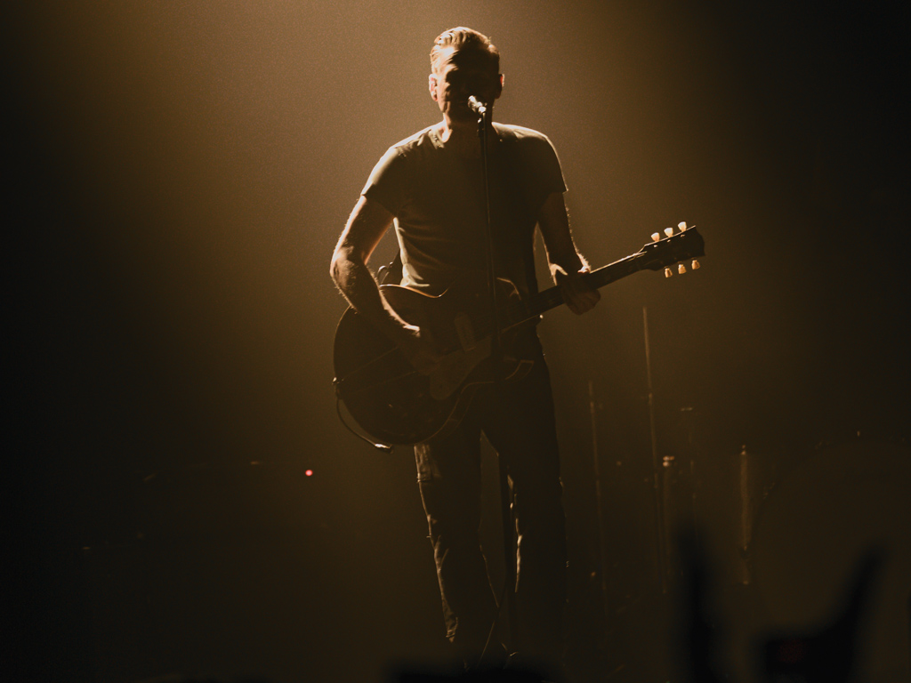 Bryan Adams saat konser di Jakarta. (Foto: Istimewa)