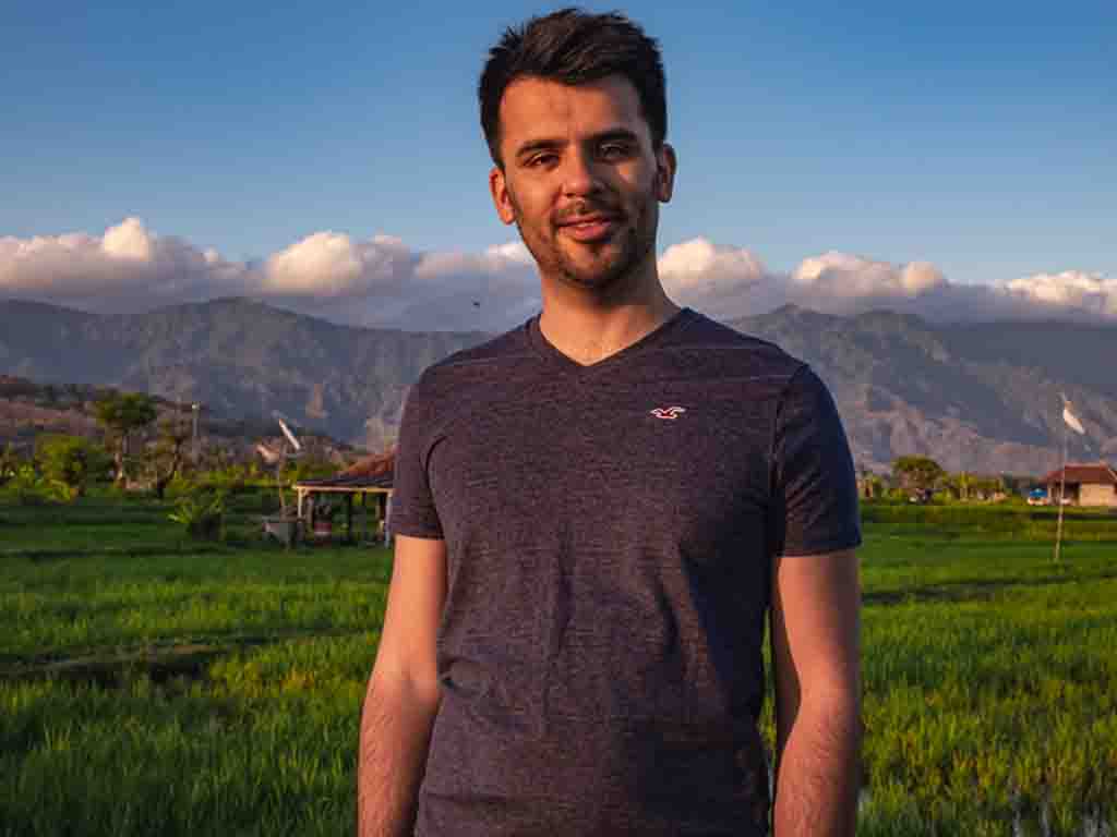 Penyanyi solo asal Inggris, Josh Holmes. (Foto: Istimewa)