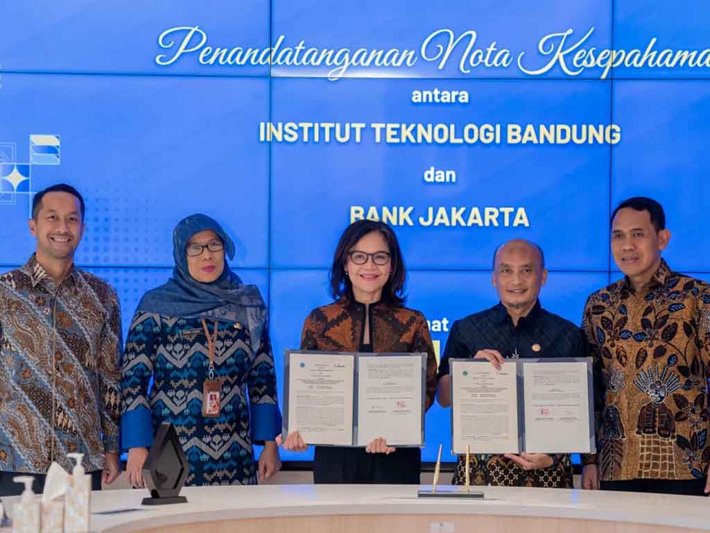 Bank Jakarta dan ITB menandatangani MoU tentang Pemanfaatan Layanan Jasa dan Produk Perbankan dalam rangka pendidikan, penelitian, pengabdian kepada masyarakat, dan pengembangan sdm. (Foto: Istimewa)
