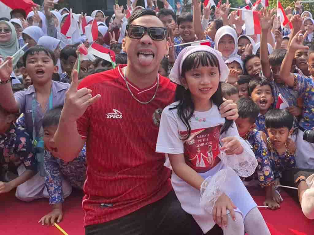 Aksi Annisa Dalimunthe dan Ikmal Tobing saat tur Sekolah Dasar. (Foto: Istimewa)